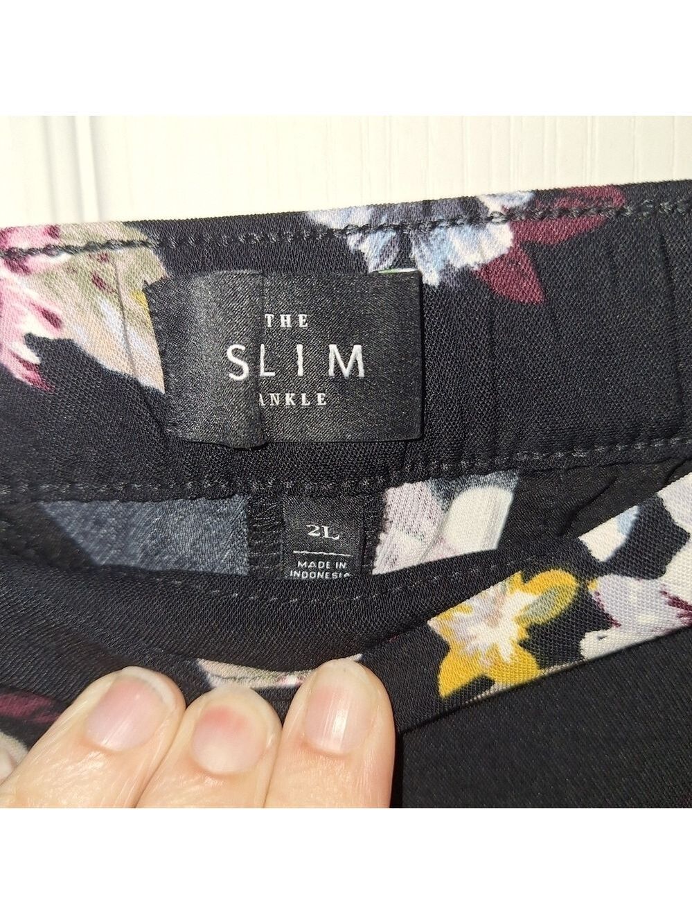 White House Black Market Floral Print Pants Black Size 2 - Picture 3 of 4